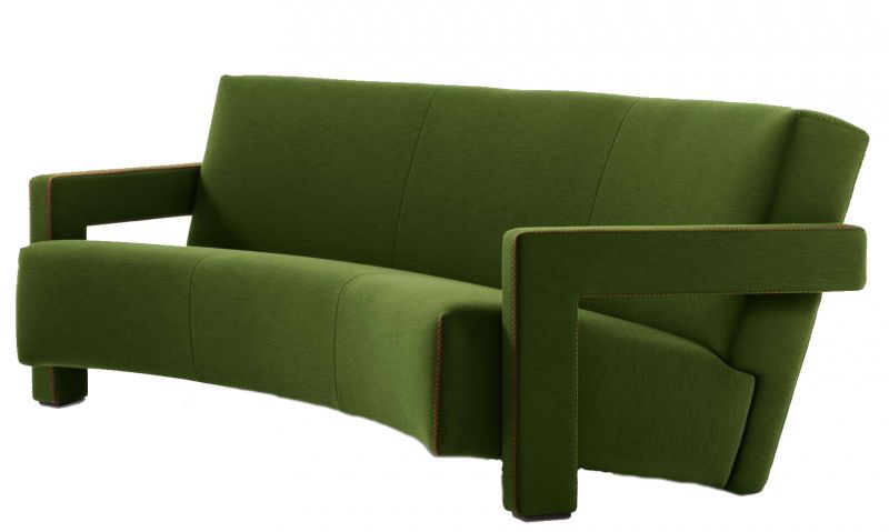 Grünes 637 Utrecht Sofa Dreisitzer von Cassina, gebogenes Design mit markanten Armlehnen und braunen Ziernähten.